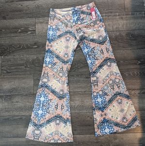NWT Xhilaration flare leg pants, size L